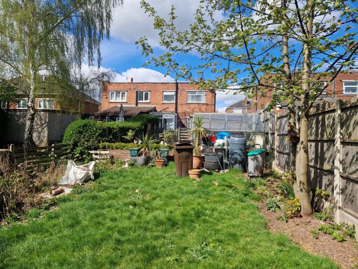 Saville Road, Whiston