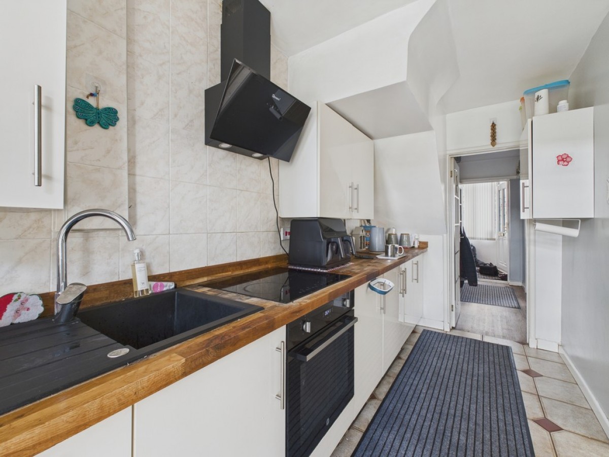 Saville Road, Whiston