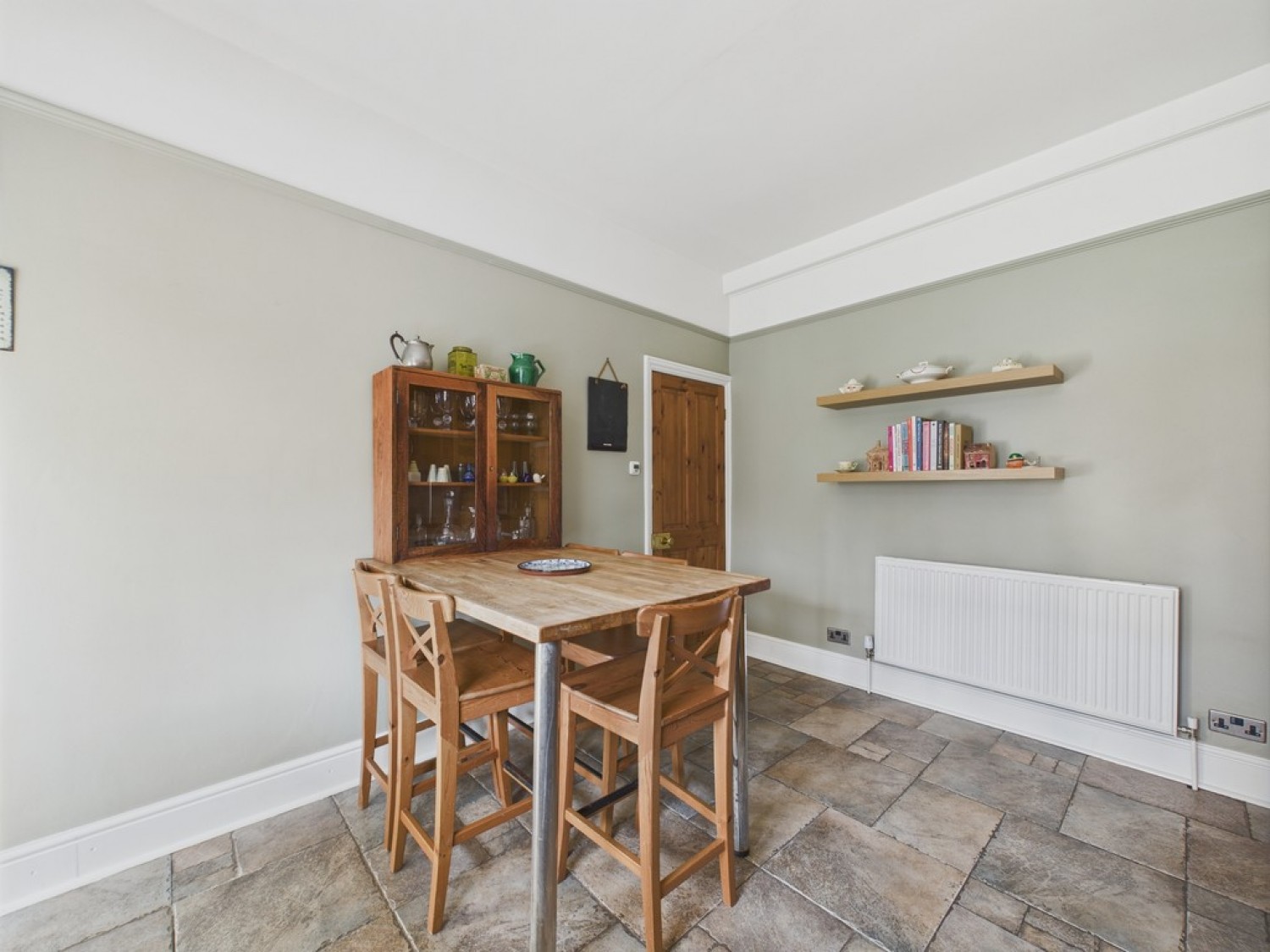 3 bedroom House for Sale Broom Grove, Off Broom Road