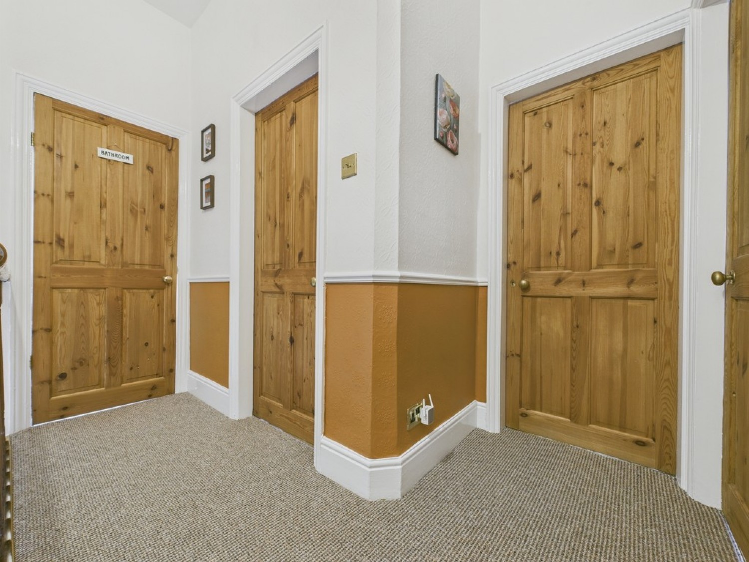 3 bedroom House for Sale Broom Grove, Off Broom Road