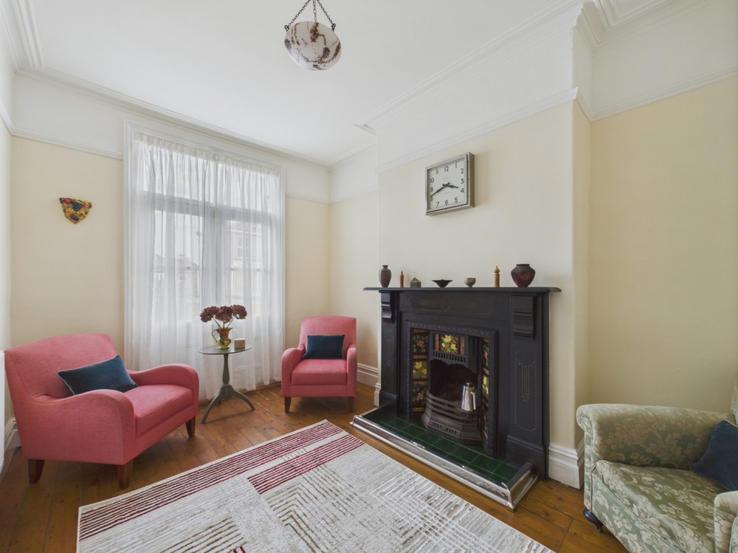 3 bedroom House for Sale Broom Grove, Off Broom Road