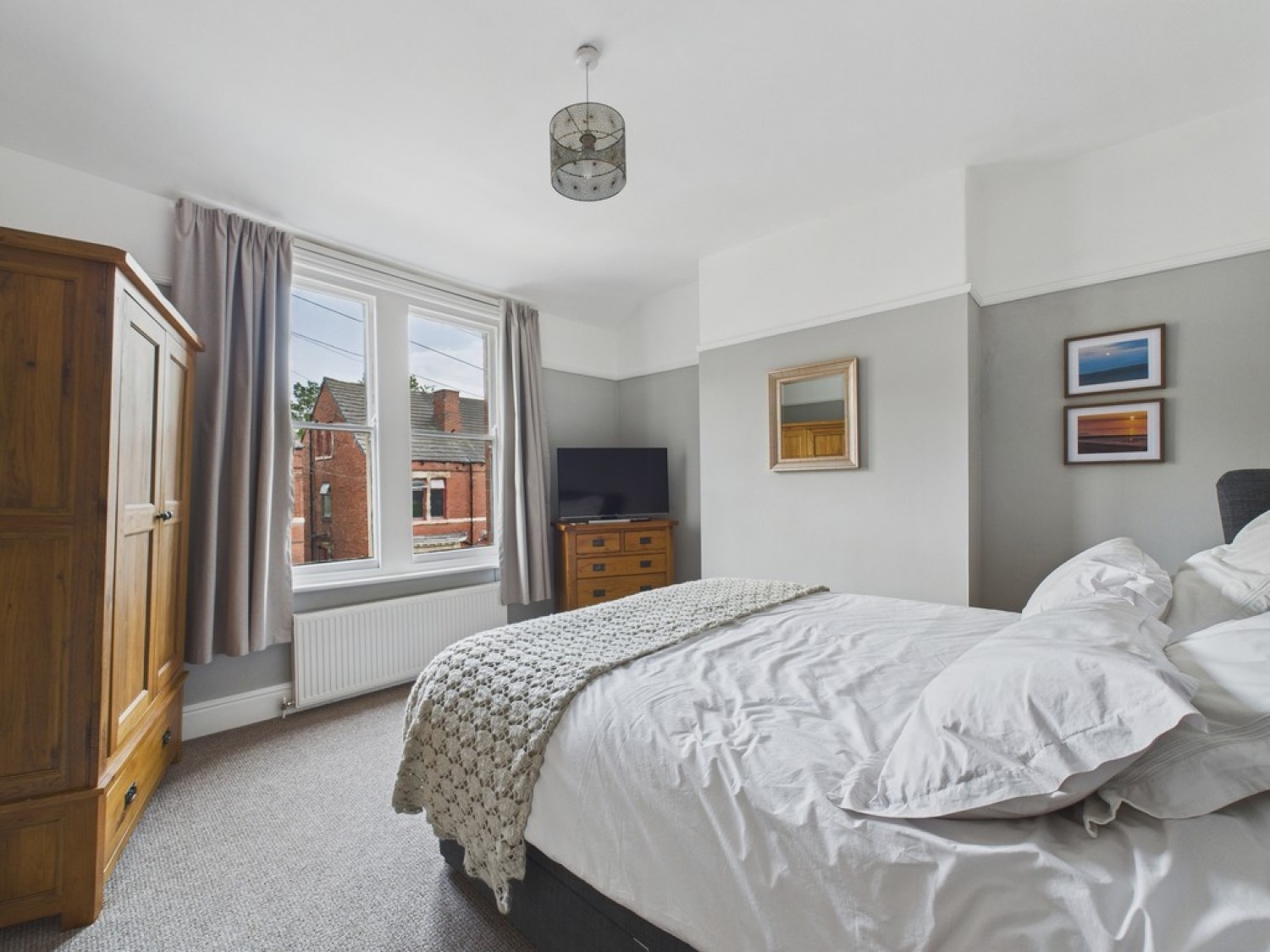 3 bedroom House for Sale Broom Grove, Off Broom Road