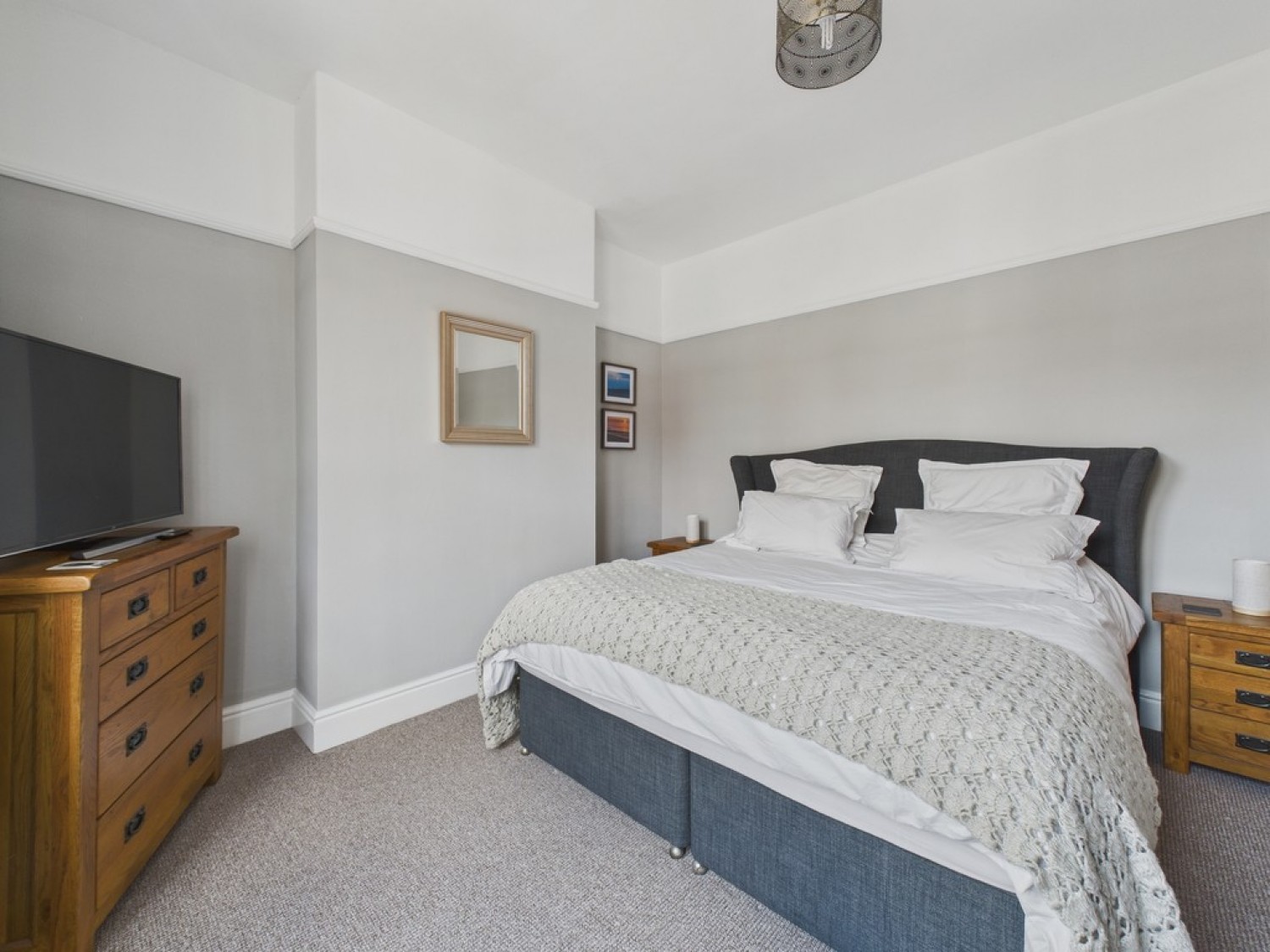 3 bedroom House for Sale Broom Grove, Off Broom Road