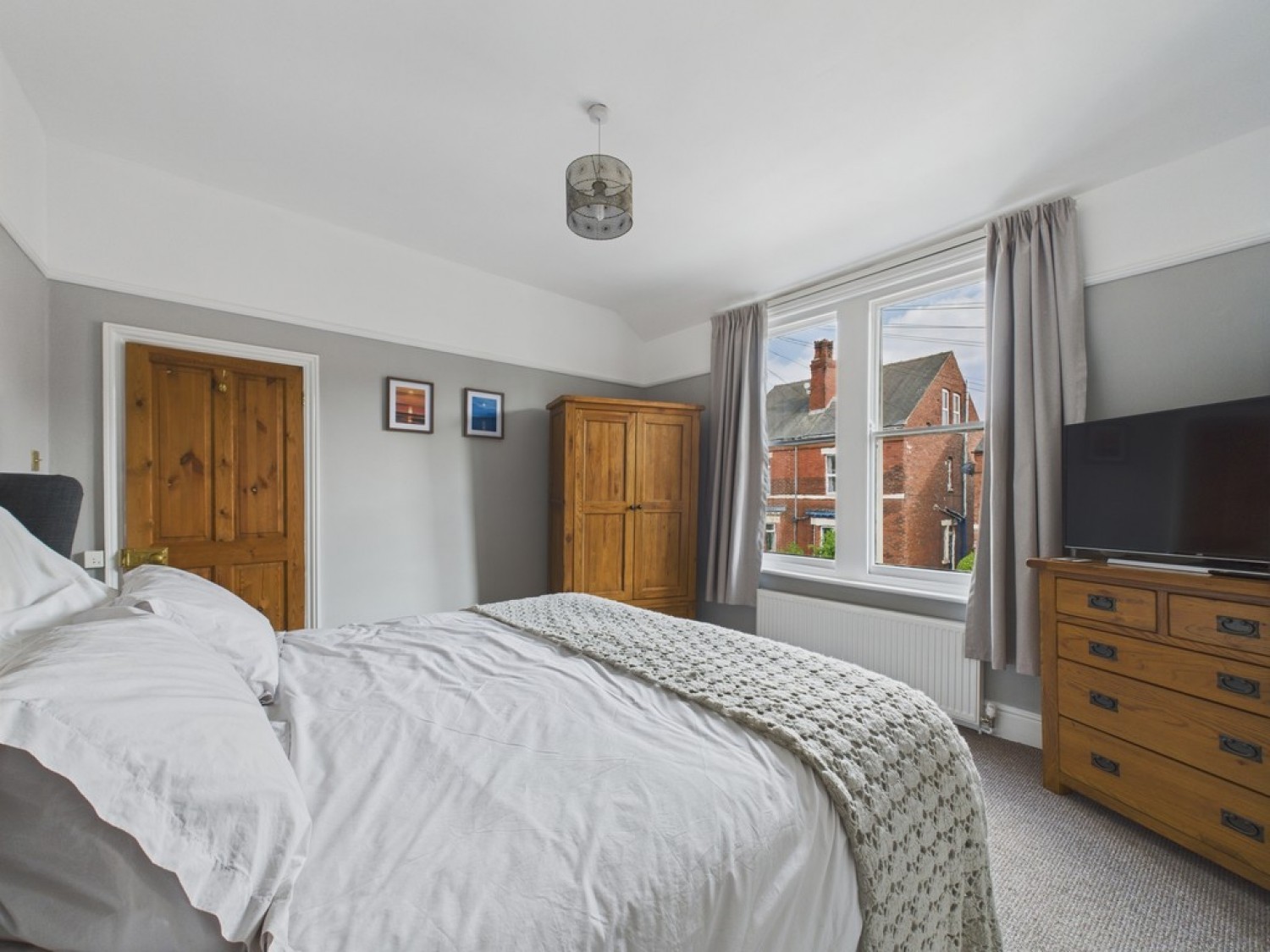 3 bedroom House for Sale Broom Grove, Off Broom Road