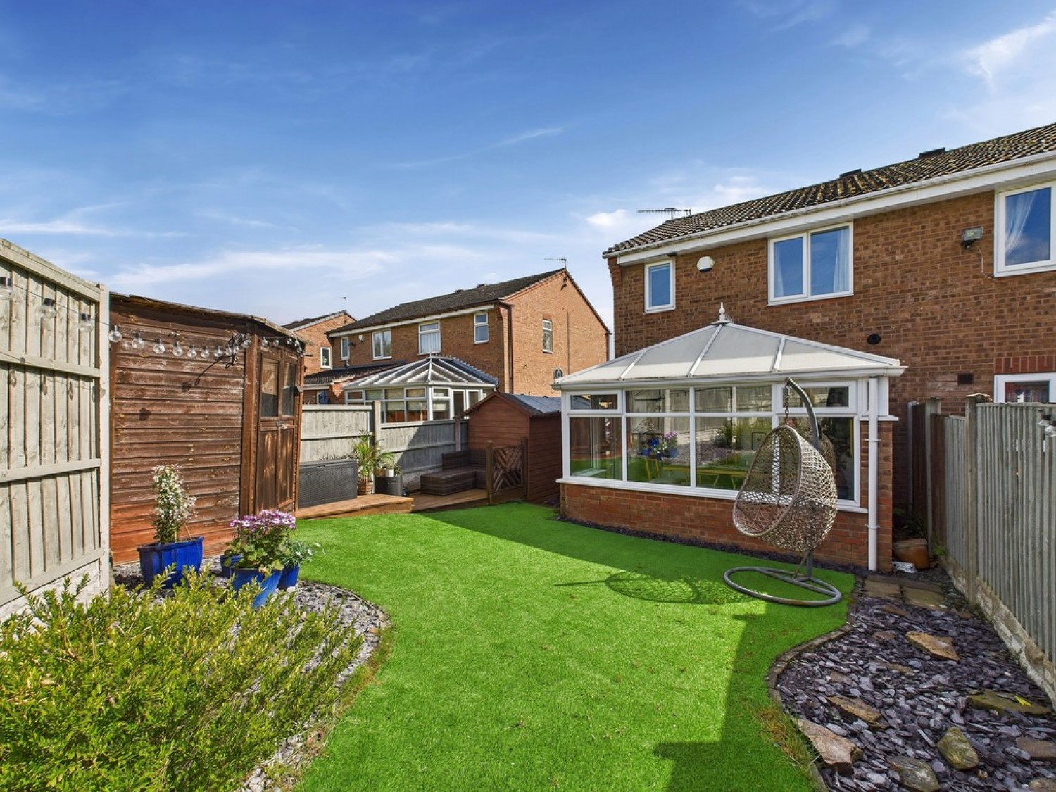 Acacia Avenue, Hollingwood