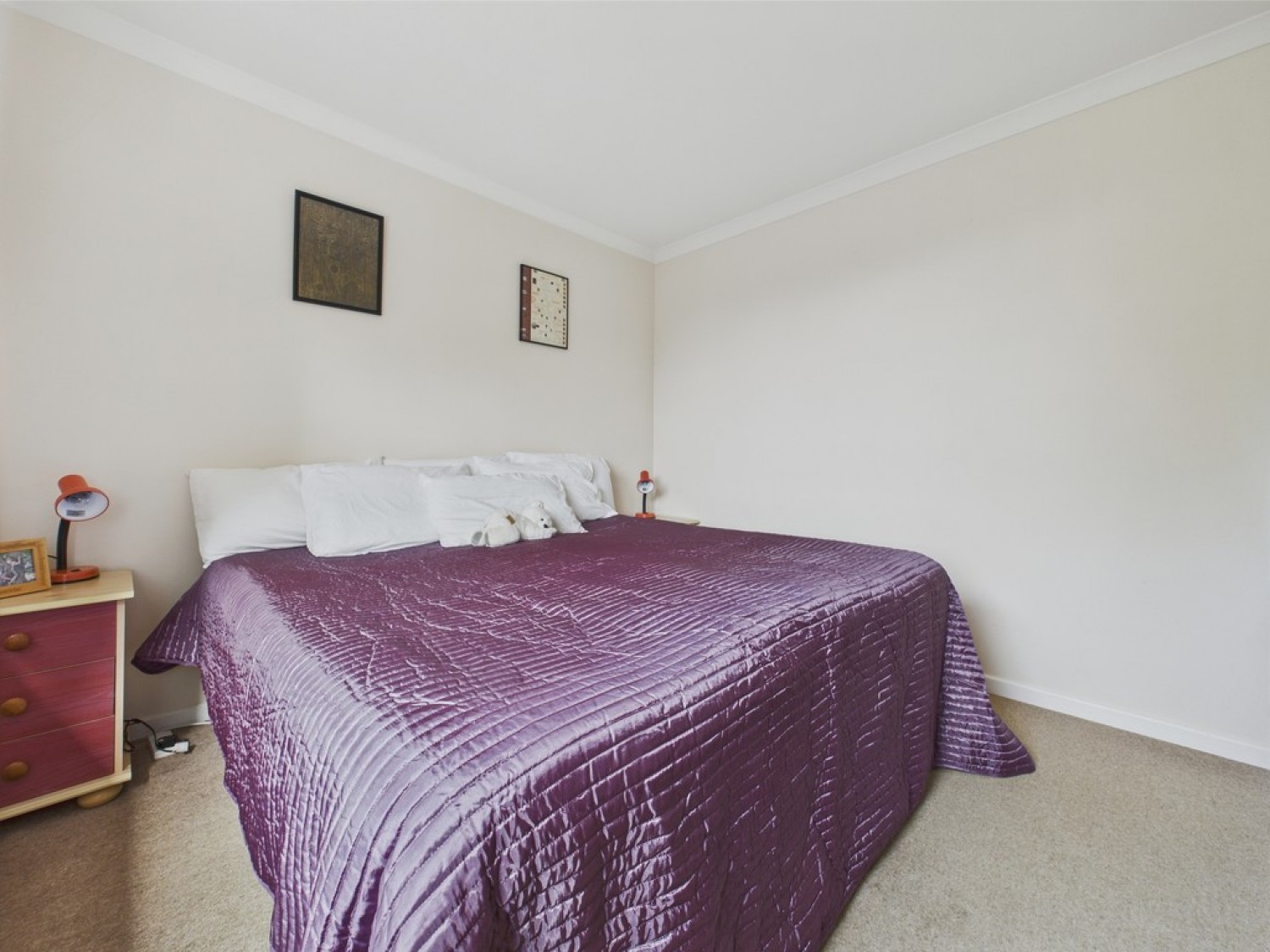 Alexandra Road East, Spital