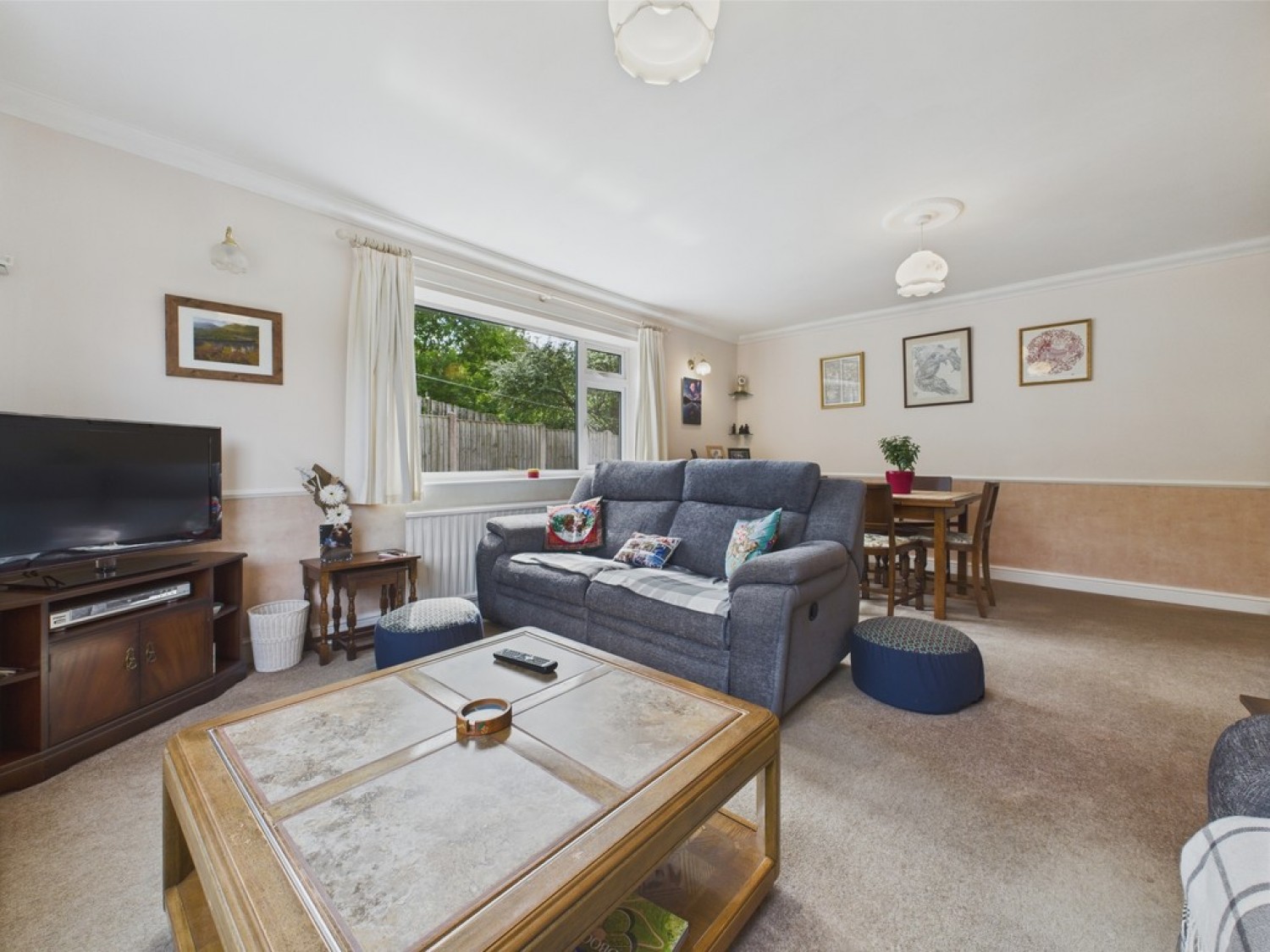Alexandra Road East, Spital
