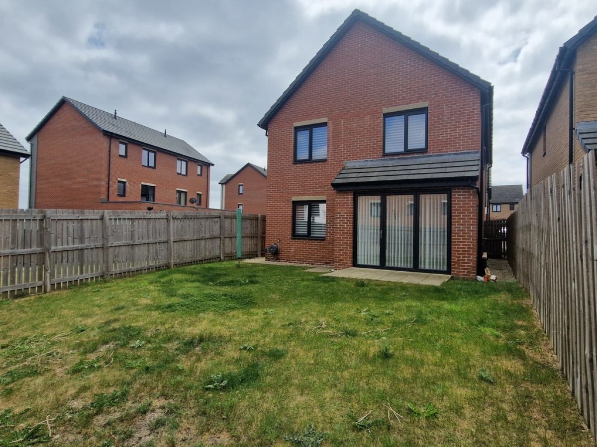 Maple Court, Waverley
