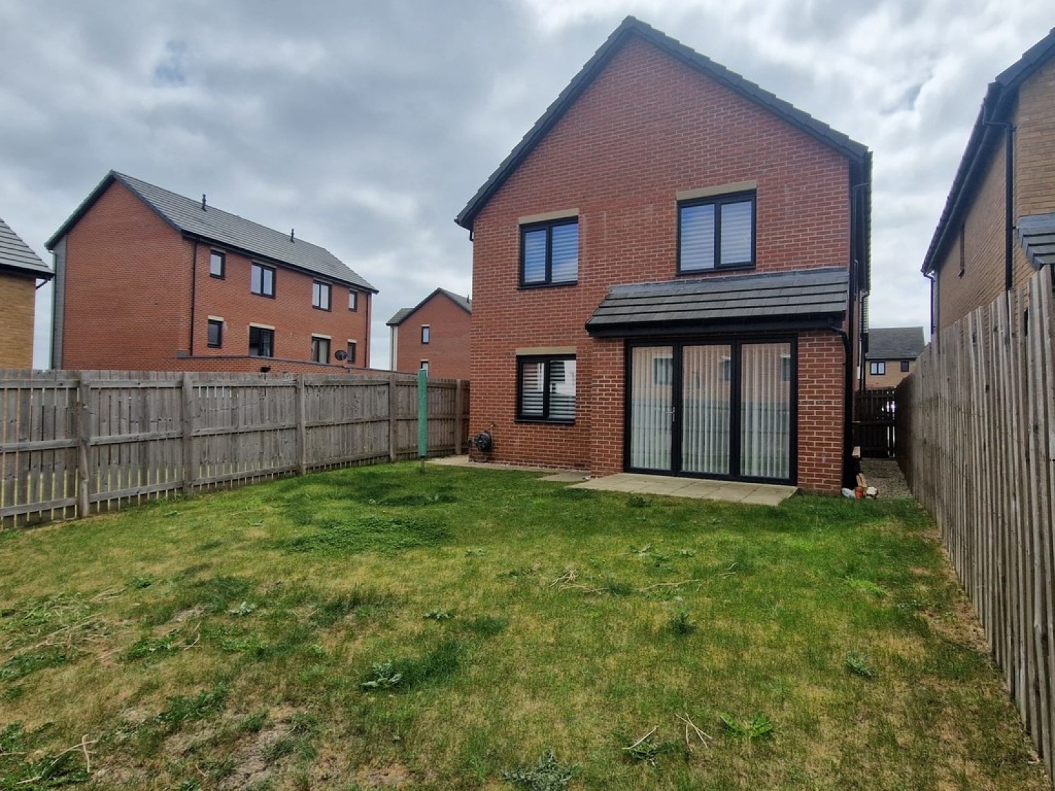 Maple Court, Waverley