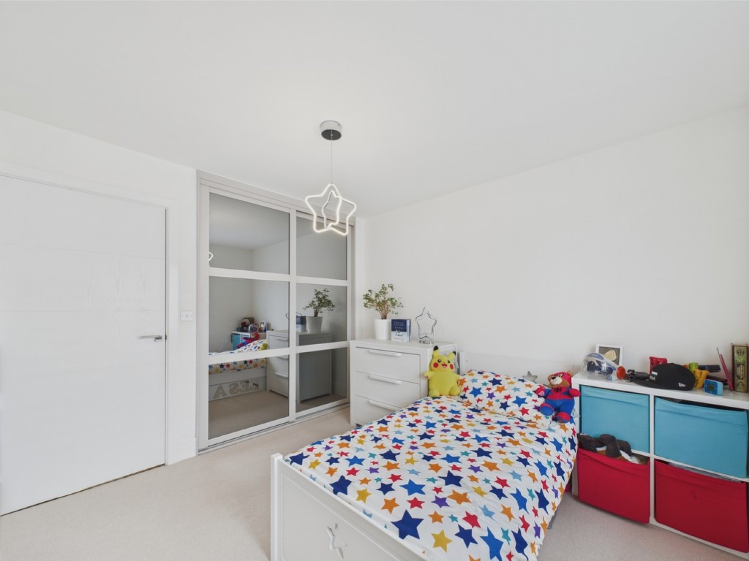 Maple Court, Waverley