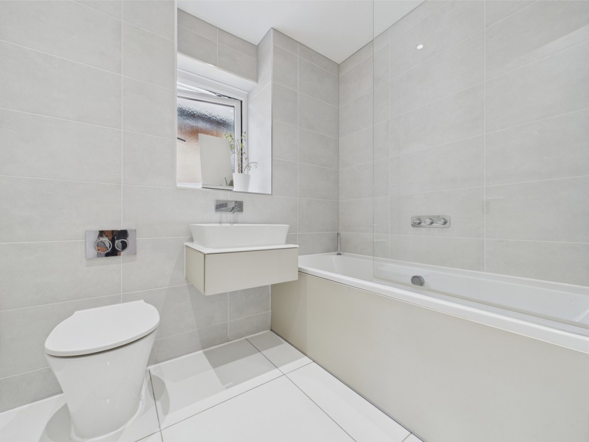 Maple Court, Waverley
