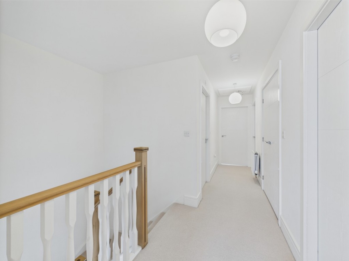 Maple Court, Waverley