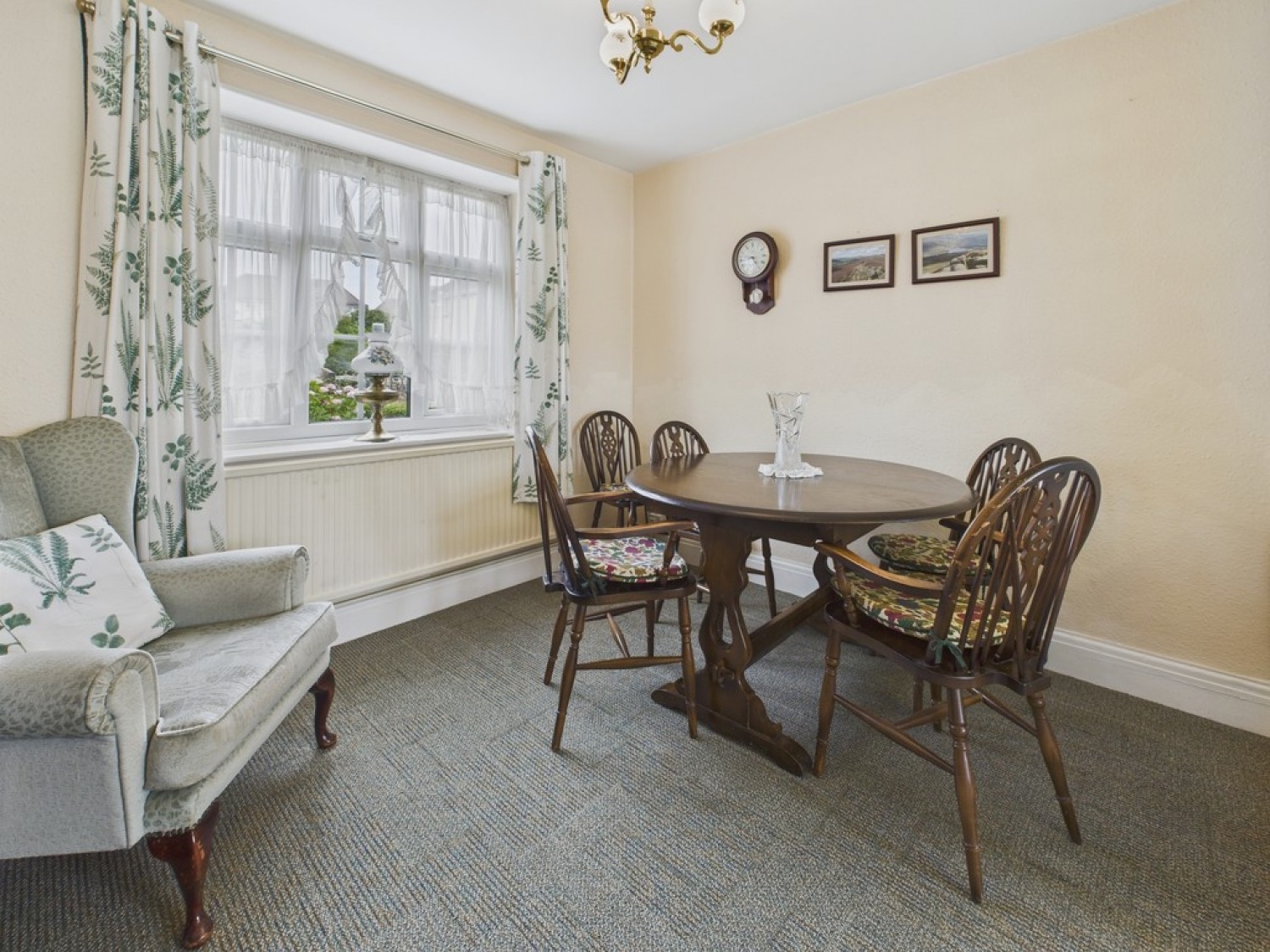 3 bedroom House in Rhodes Avenue, Newbold, Chesterfield