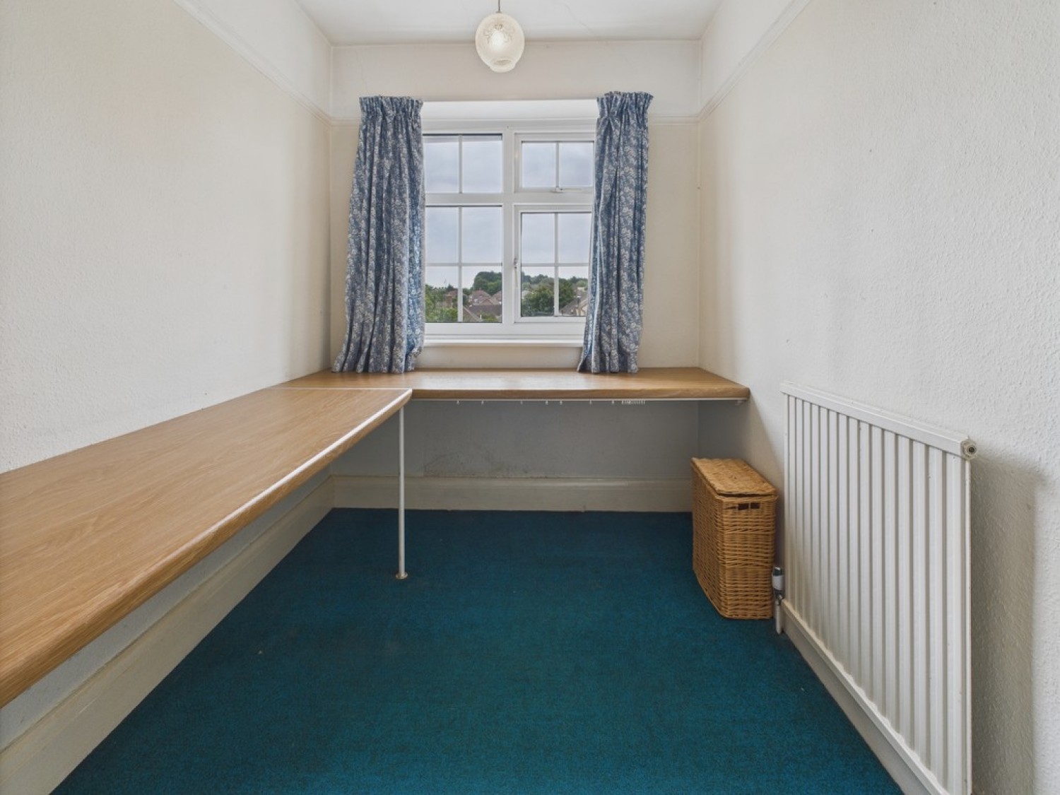 3 bedroom House in Rhodes Avenue, Newbold, Chesterfield