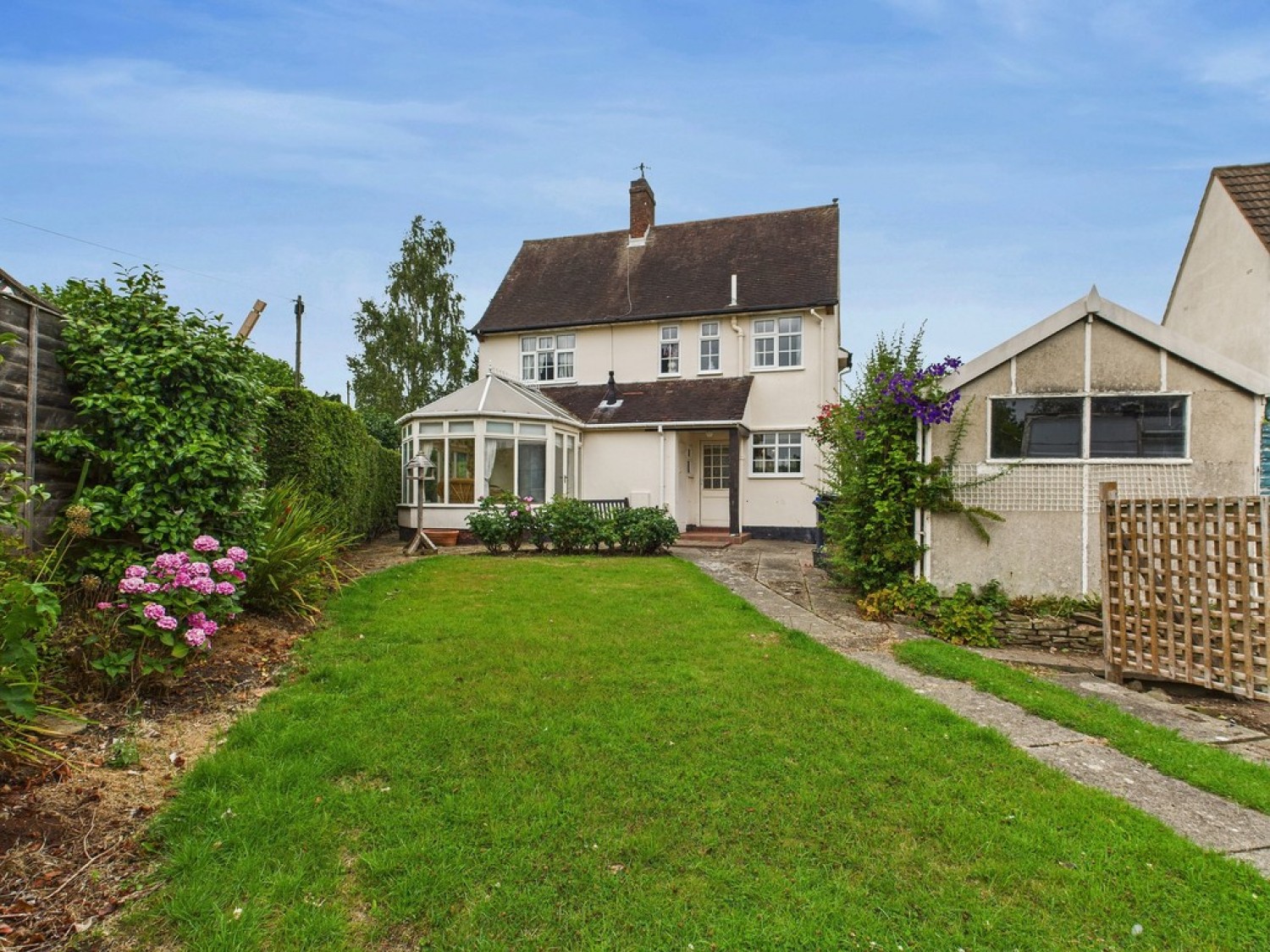 3 bedroom House in Rhodes Avenue, Newbold, Chesterfield