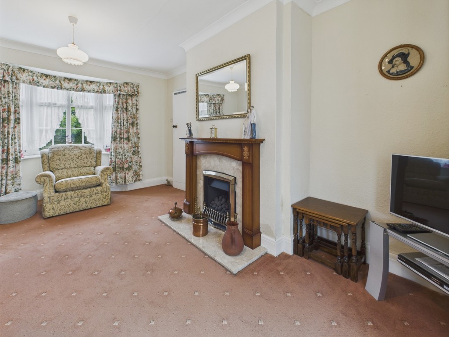 3 bedroom House in Rhodes Avenue, Newbold, Chesterfield