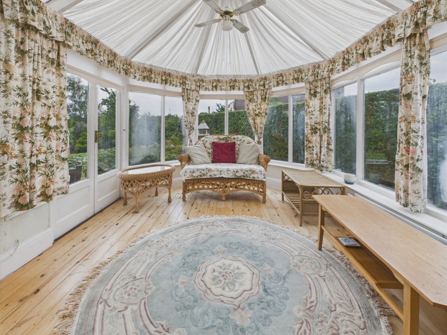 3 bedroom House in Rhodes Avenue, Newbold, Chesterfield