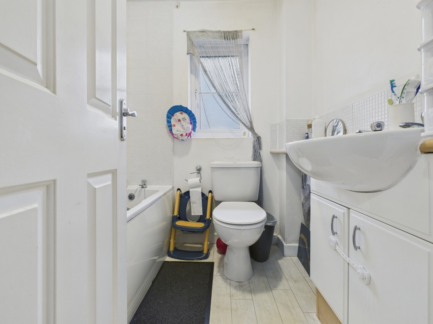 3 bedroom House in Lincoln Way, North Wingfield