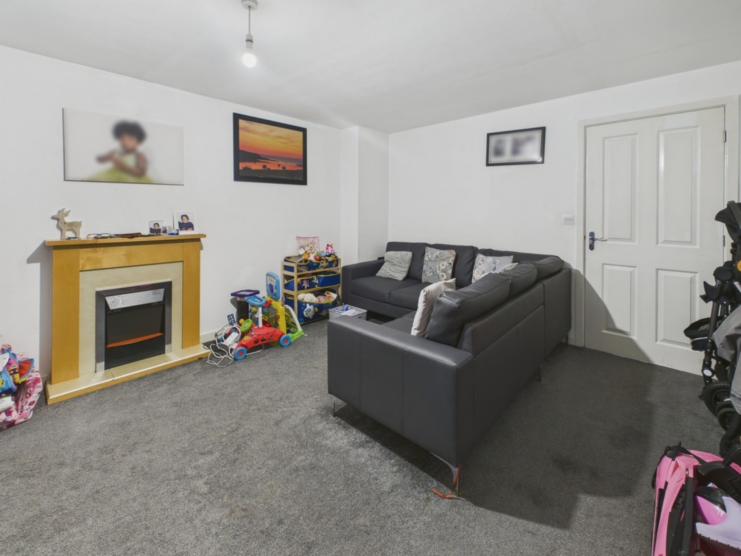 3 bedroom House in Lincoln Way, North Wingfield