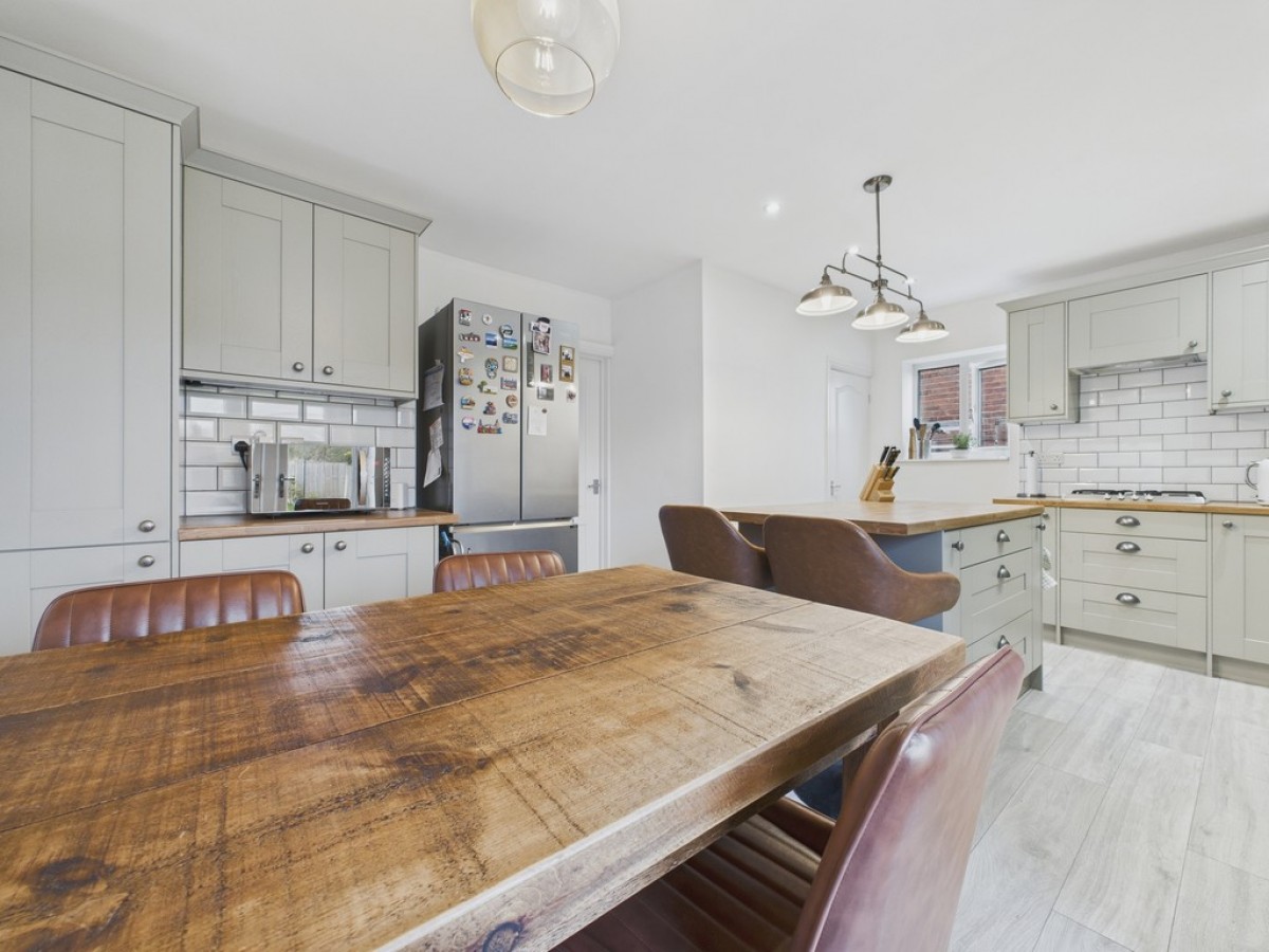 Robertsons Avenue, Duckmanton