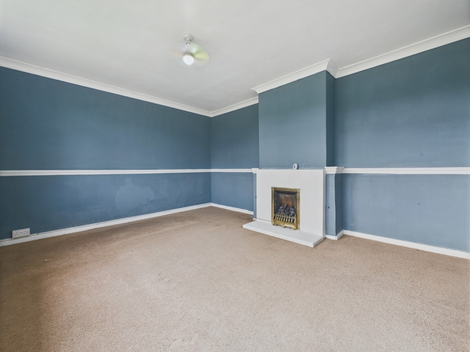 3 bedroom House in Houldsworth Drive, Hady Hill, Chesterfield