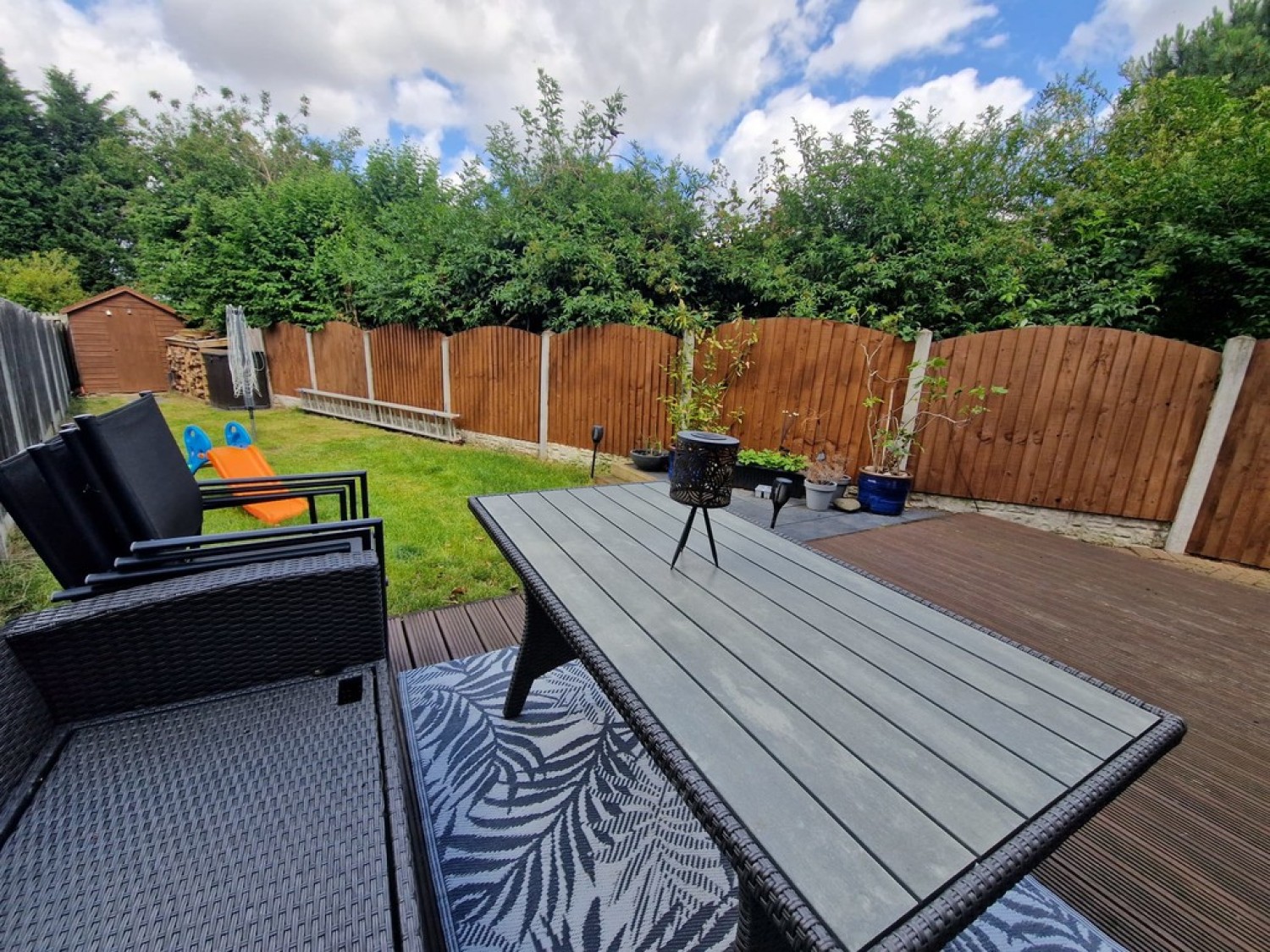 Chestnut Avenue, East Dene