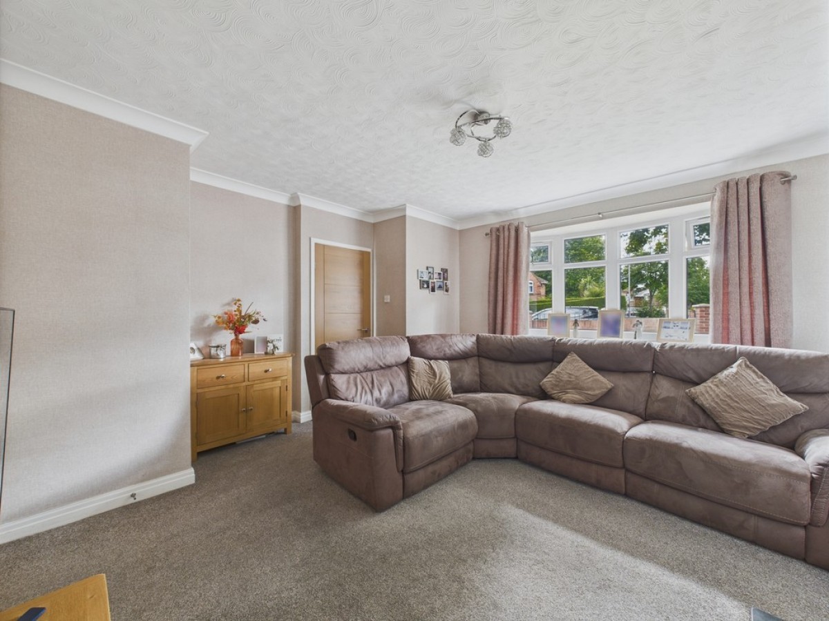 Chestnut Avenue, East Dene