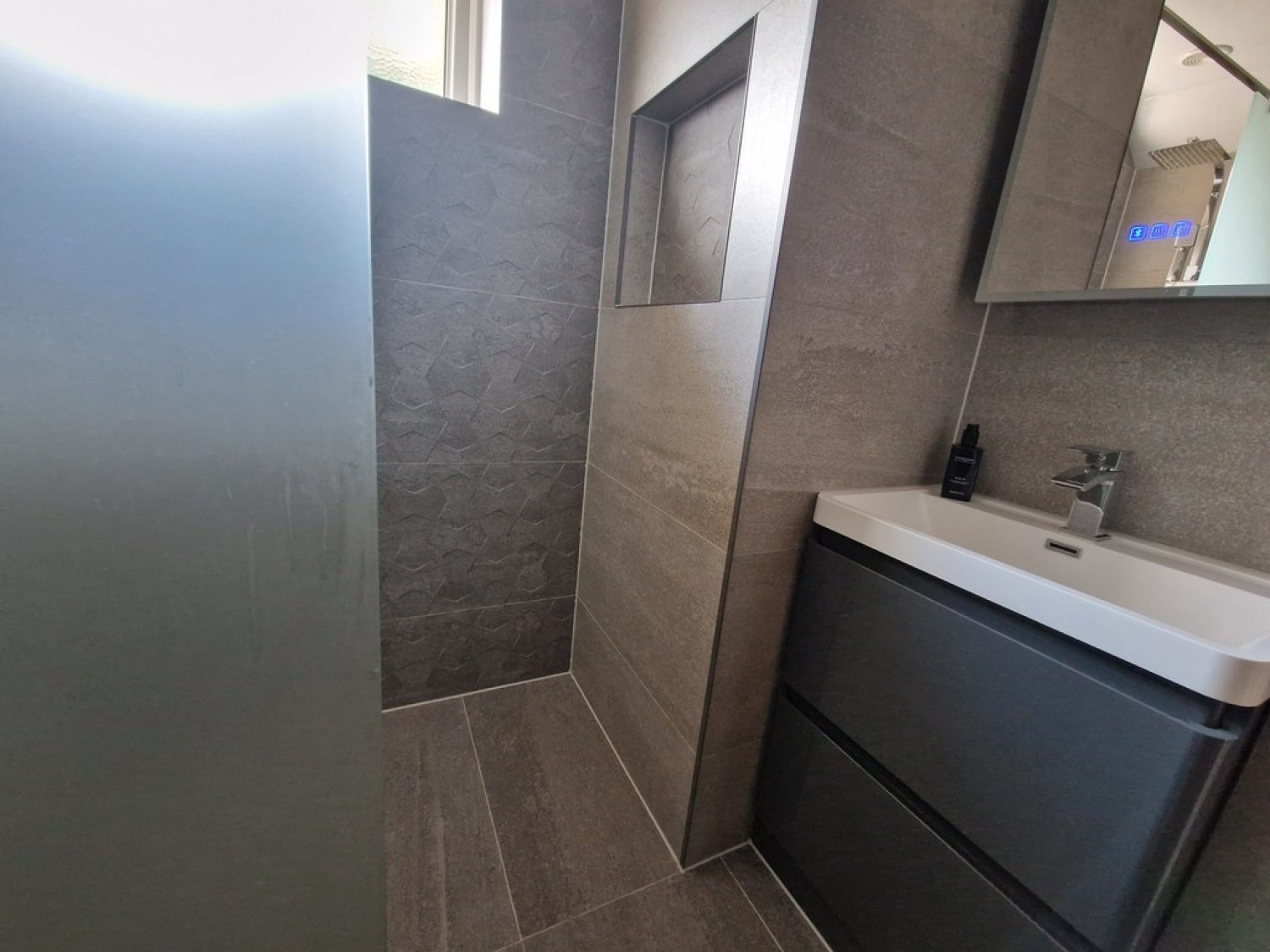 Chestnut Avenue, East Dene