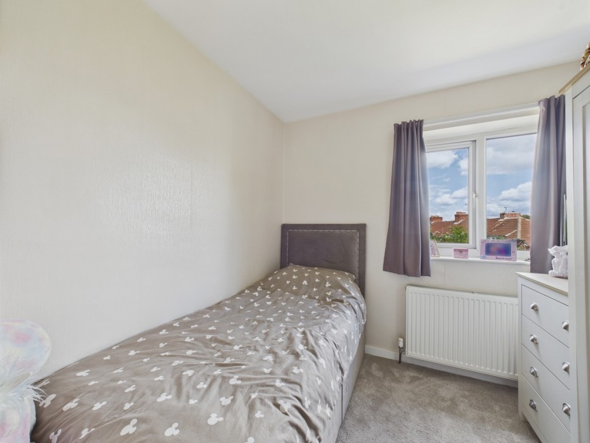 Chestnut Avenue, East Dene