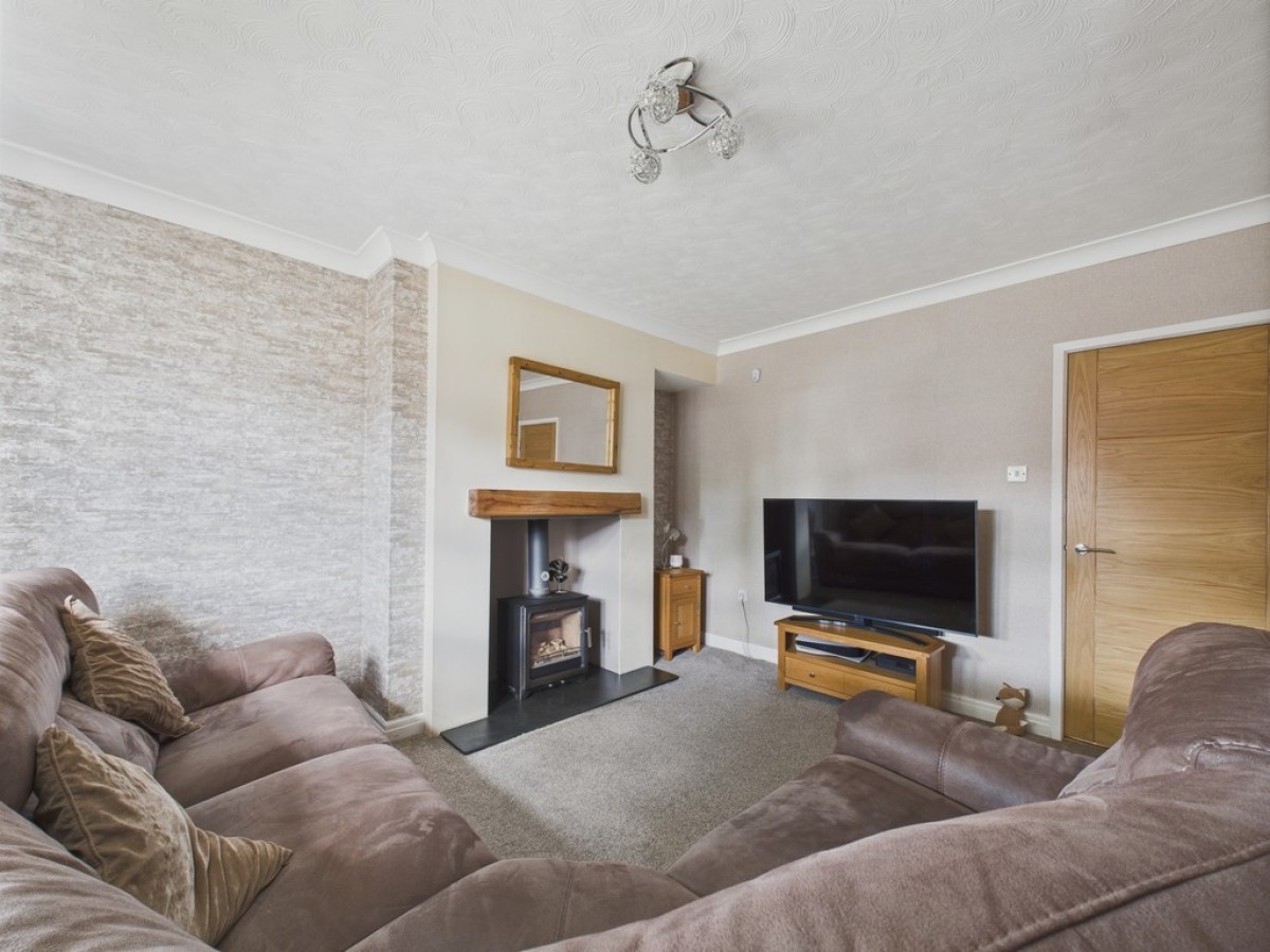 Chestnut Avenue, East Dene