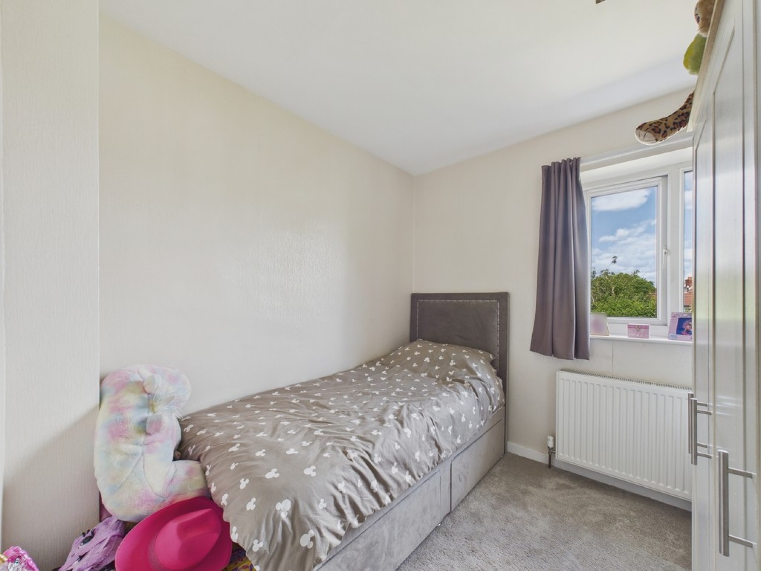 Chestnut Avenue, East Dene