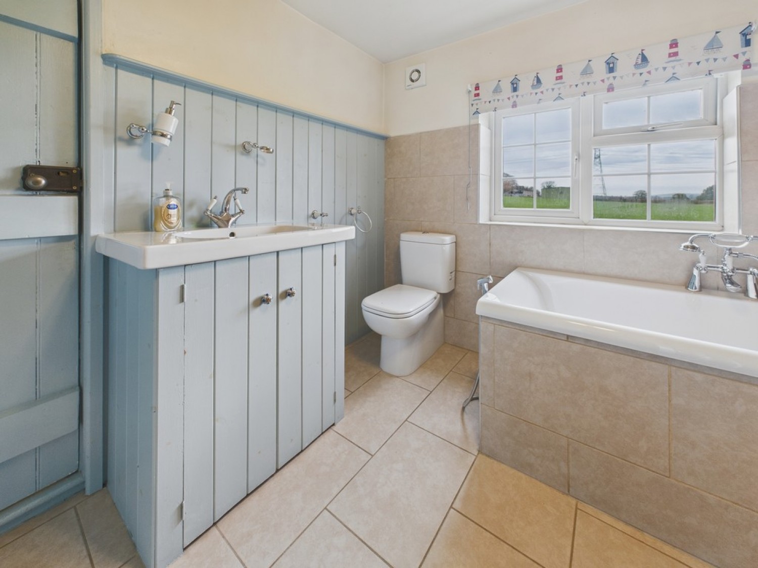 4 bedroom House for Sale Chesterfield Road, Calow