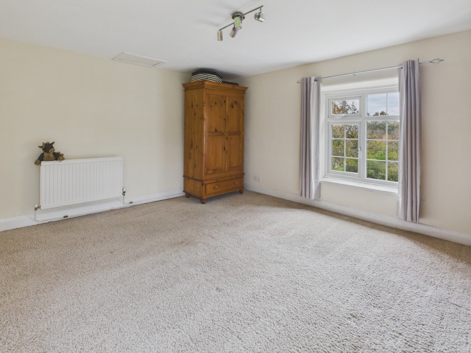 4 bedroom House for Sale Chesterfield Road, Calow