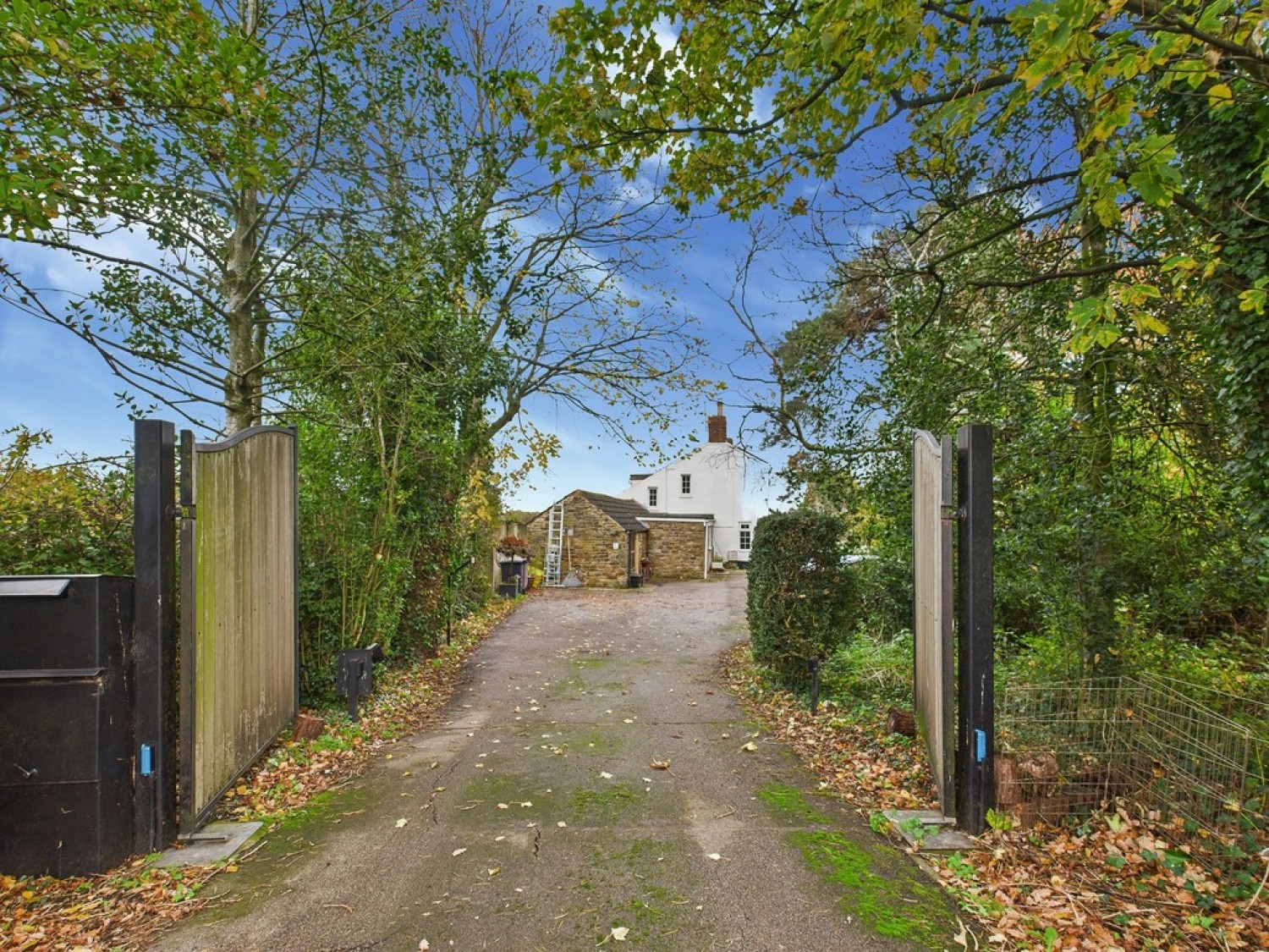 4 bedroom House for Sale Chesterfield Road, Calow