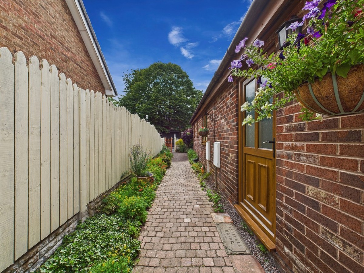 Rupert Street, Lower Pilsley, Chesterfield
