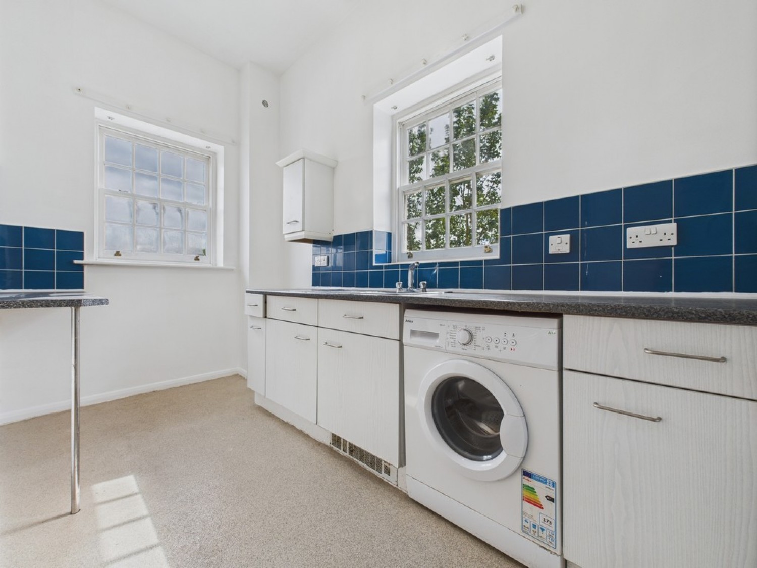 Manvers Court, Nightingale Close