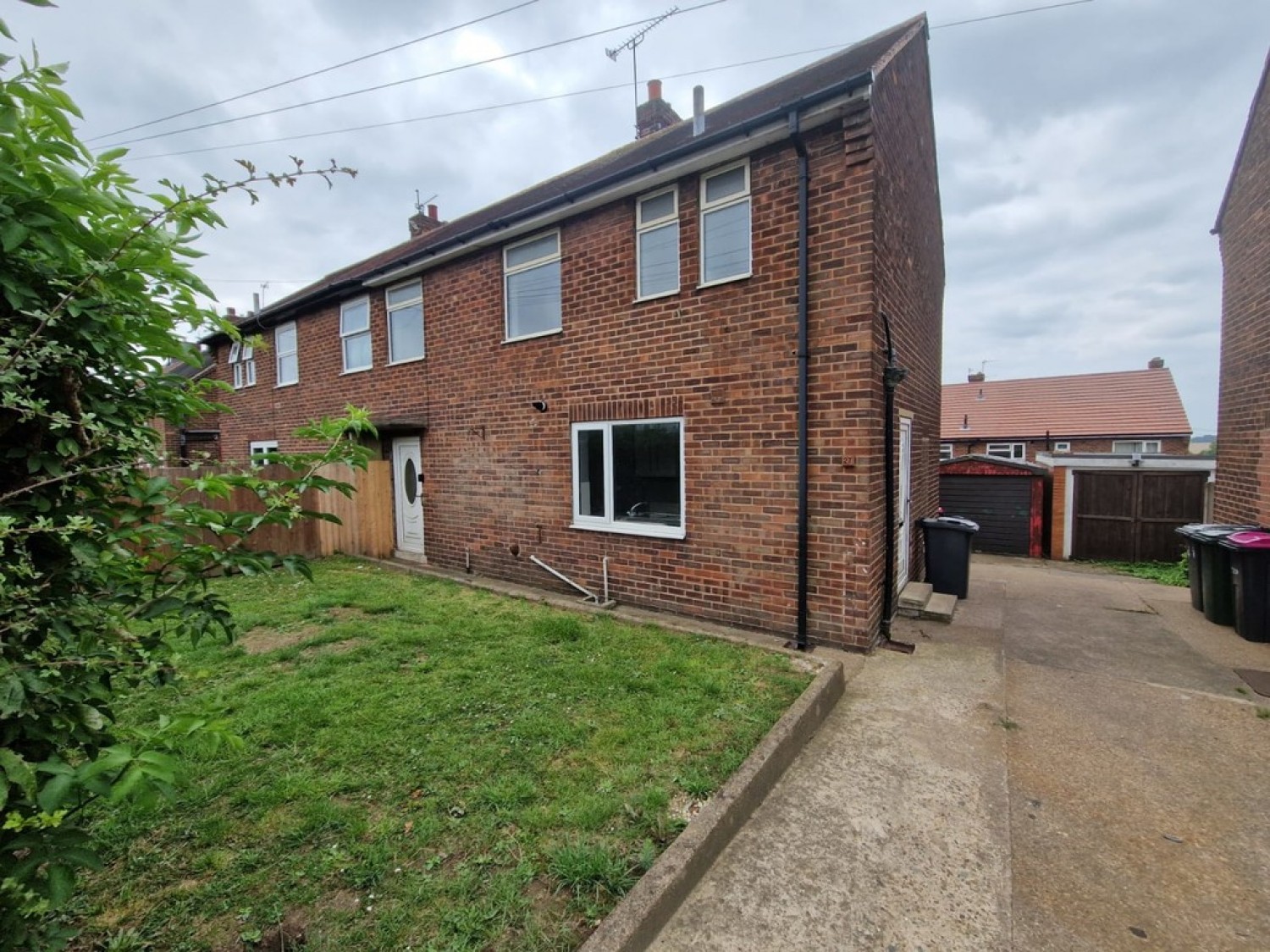 Larch Road, Maltby