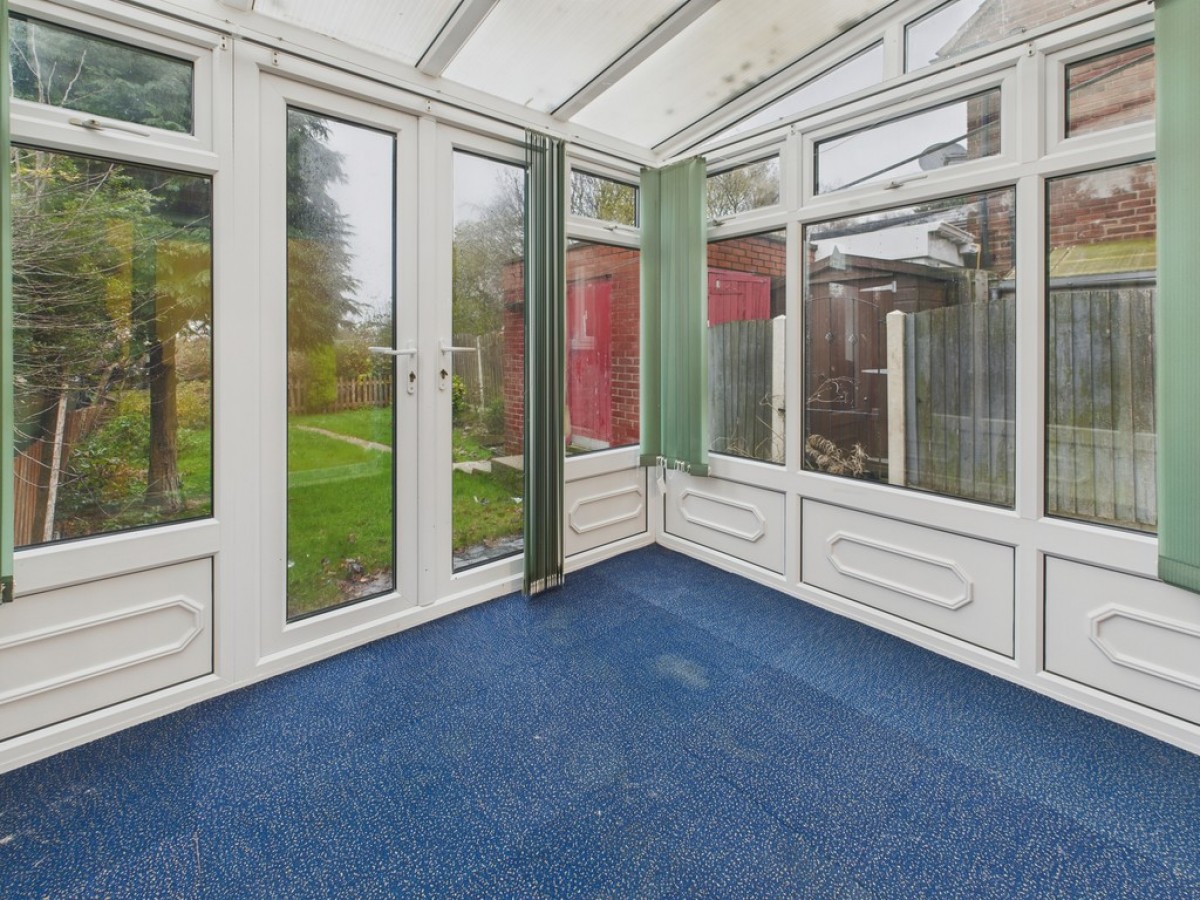 99 St Lawrence Avenue