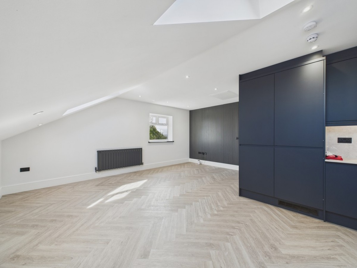 Flat 5, 21 Rockcliffe Road