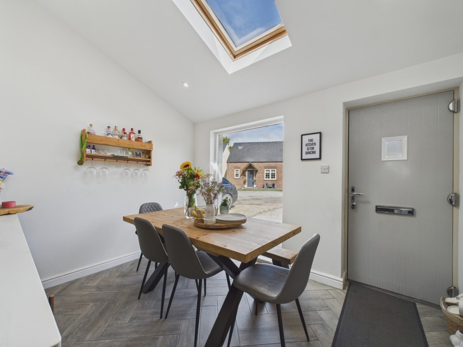 Front Street, Treeton