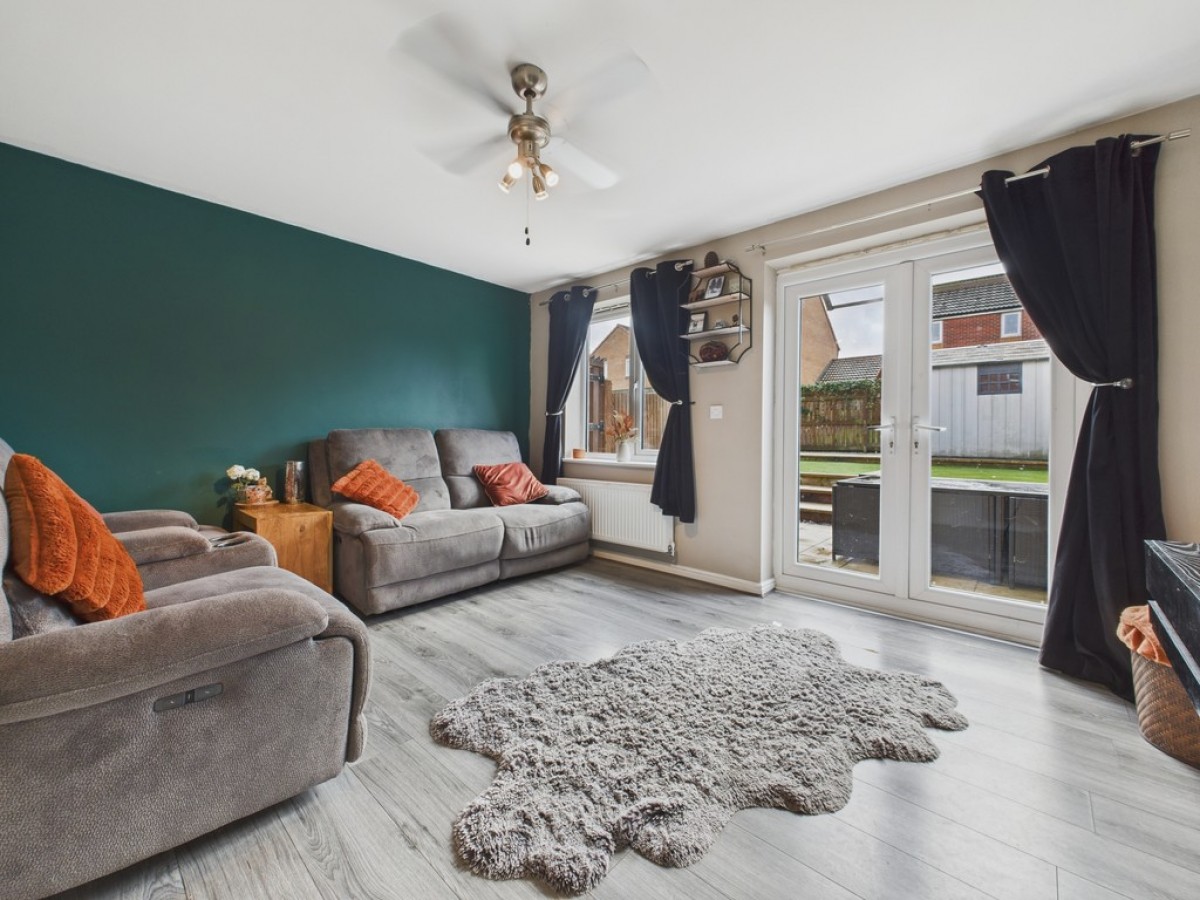 Masefield Avenue, Holmewood
