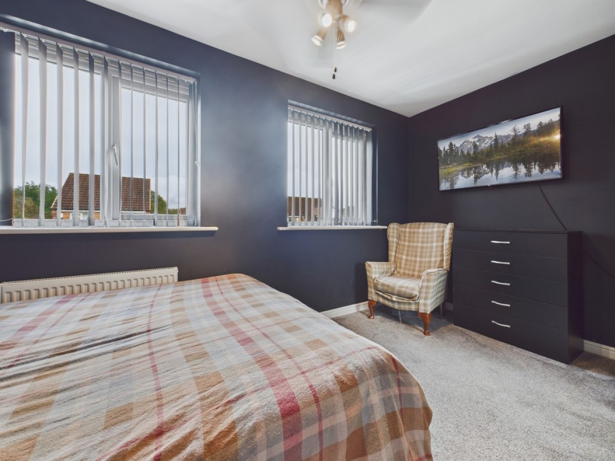 Masefield Avenue, Holmewood