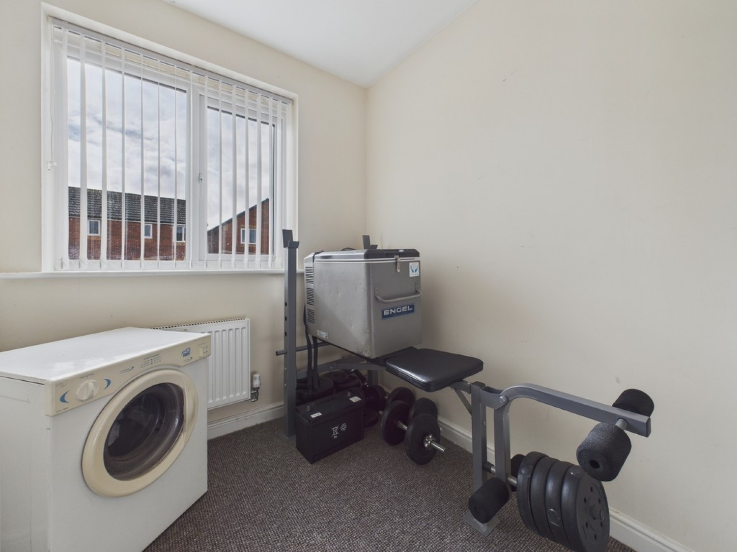 Masefield Avenue, Holmewood