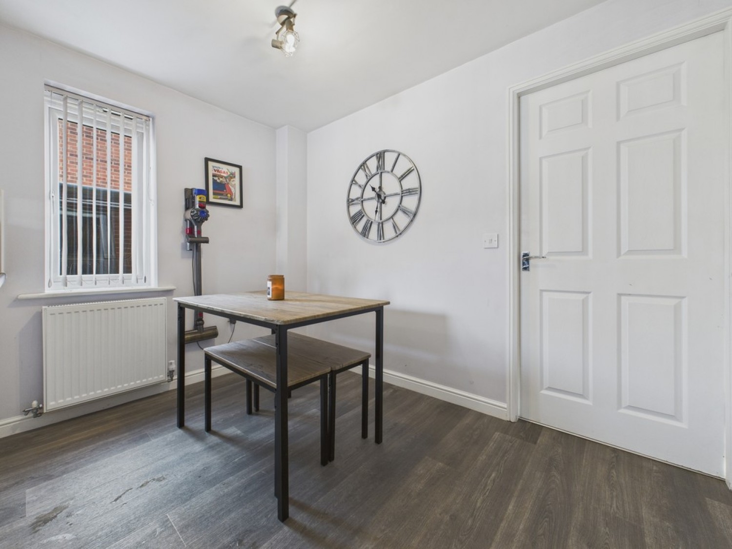 Masefield Avenue, Holmewood