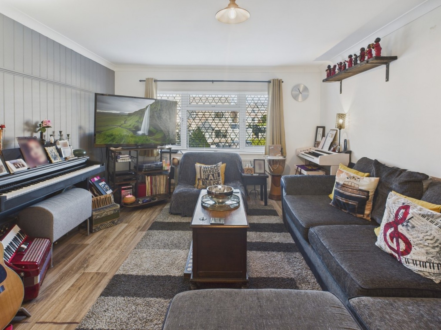 2 bedroom Flat for Sale St Thomas's Close, Tibshelf