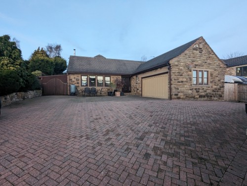 New Road, Staincross