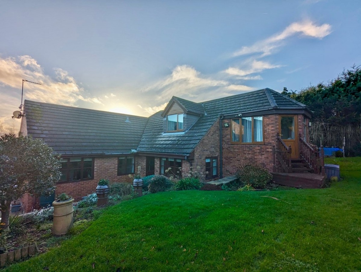 New Road, Staincross