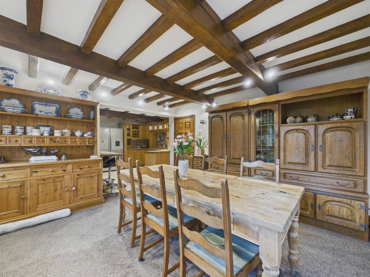 New Road, Staincross