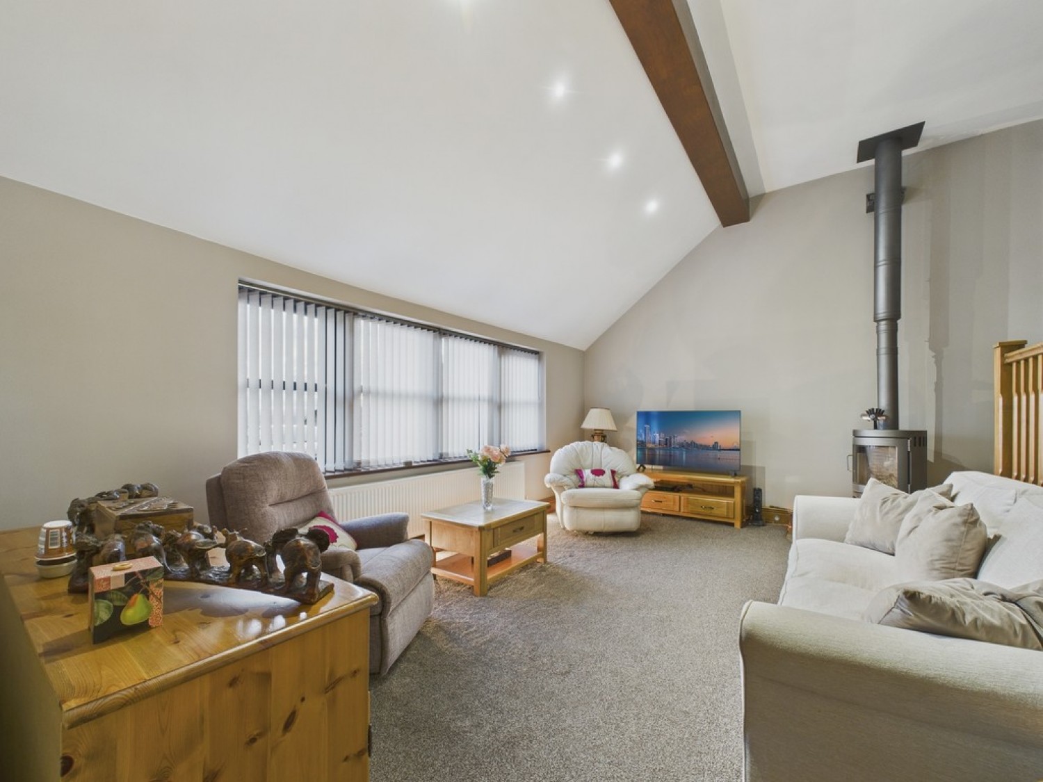 New Road, Staincross