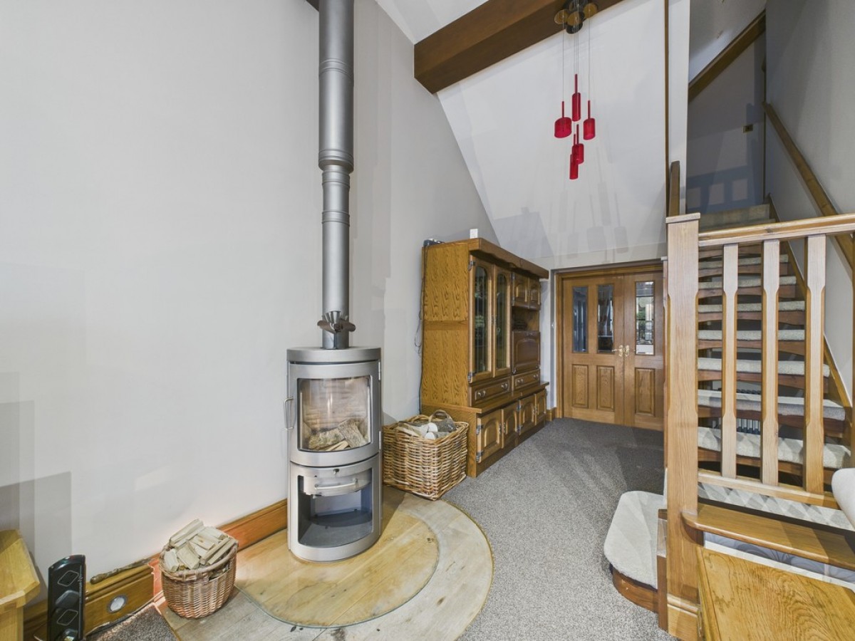 New Road, Staincross